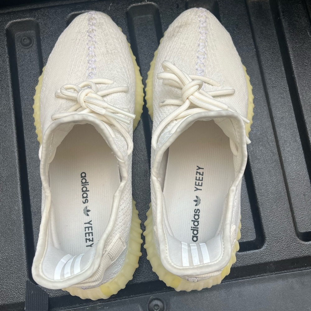 Adidas Yeezy Boost 350 V2 triple white - Picture 3 of 5